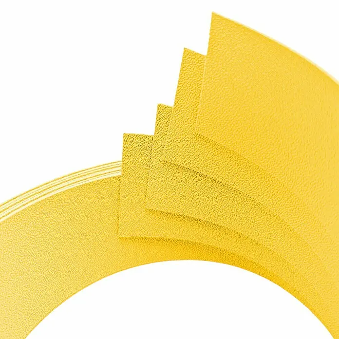 zaun|zu Sichtschutzstreifen Premium 1/4 Set - 2,55 m x 4,7 cm x 0,1 cm, Gelb - Gelbe Sandpapierbögen: Ein Stapel gelber Sandpapierbögen, die sich leicht überlappen und eine Textur mit kleinen Körnern zeigen.