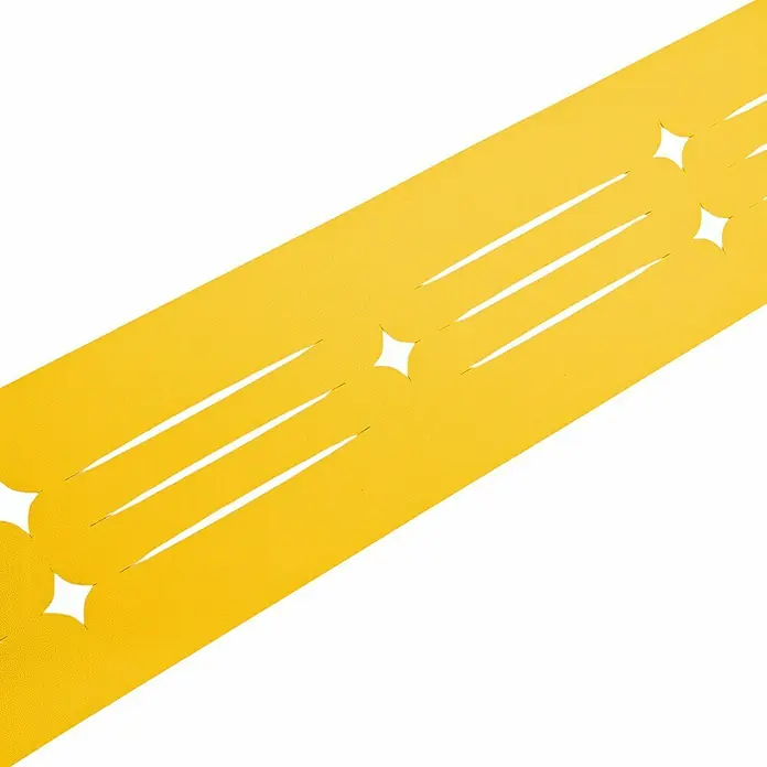 zaun|zu Sichtschutzstreifen Starline Laser - 2,55 m x 19 cm x 0,1 cm, Gelb - Nahaufnahme eines gelben Dekobandes mit Sternausschnitten und Schlitzen für festliche Dekorationen.