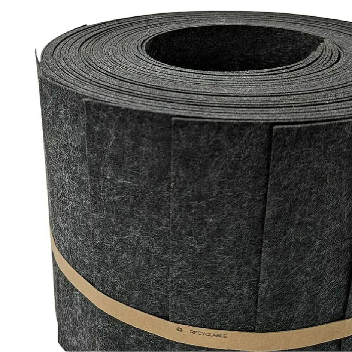 zaun|zu Sichtschutzstreifen Design Schwarzgrau - 2,55 m x 19 cm x 0,2 cm, Schwarzgrau, 10 Stk. - Rolle recycelbaren schwarzen Filzes, zusammengehalten durch ein braunes Papierband mit dem Aufdruck "Recycelbar".