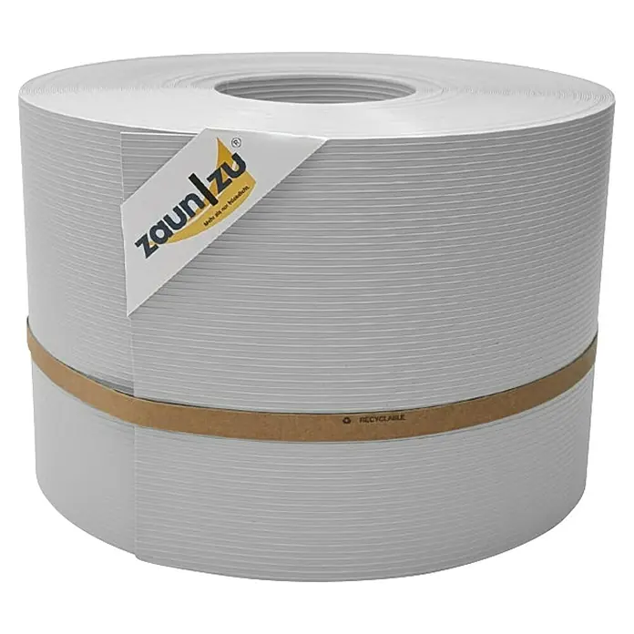 zaun|zu Sichtschutzstreifen Rille PP DSM - 50 m x 19 cm x 0,1 cm, Lichtgrau - Eine Rolle Zaunfolie von Zaun|zu, ideal für den Sichtschutz und zur Verschönerung Ihres Gartens. Recycelbar.