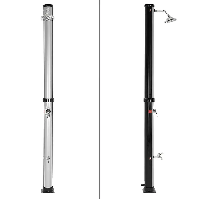 ML-Design Solardusche 20L Rund mit Fußdusche und Regenduschkopf warmes Wasser - Höhe: 210 cm, Kunststoff, Silber, Schwarz - Zwei Duschen im Freien, eine silberne mit Kopfdusche und eine schwarze mit Handdusche.