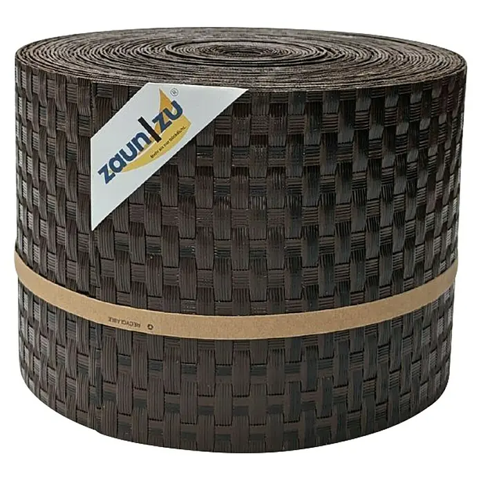 zaun|zu Sichtschutzstreifen Rattan PE - 26 m x 19 cm x 0,2 cm, Schwarzbraun - Ein brauner Zaunstreifen von Zaun/zu auf einer Rolle, ideal für den Sichtschutz im Garten, mit einem Papierband umwickelt.