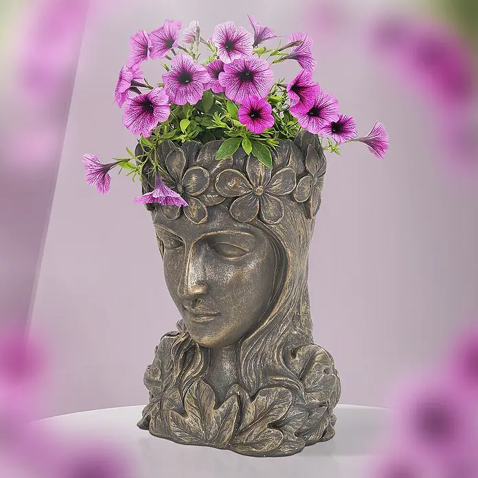 ML-Design Pflanztopf Frauenkopf Bronze massiv Übertopf Pflanzer Gartendeko - Sonstiges, Bronze - Skulpturaler Pflanzkopf aus Bronze mit lila Petunien, eine elegante und künstlerische Art, Blumen zu präsentieren.