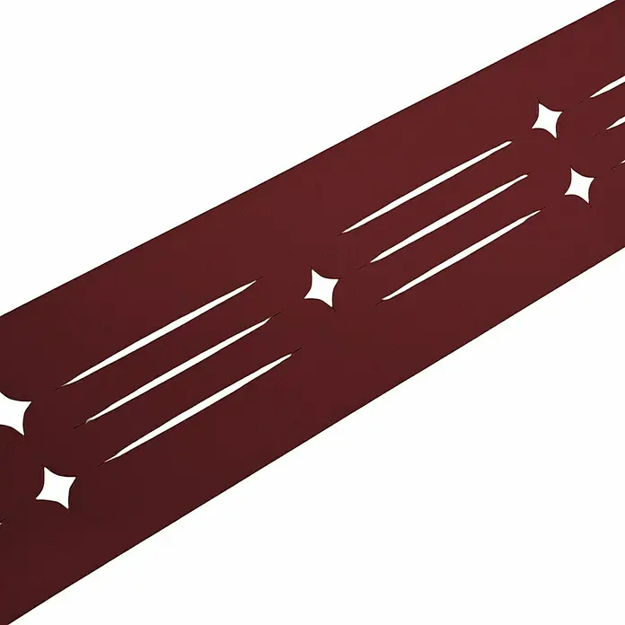 zaun|zu Sichtschutzstreifen Starline Laser - 2,55 m x 19 cm x 0,1 cm, Bordeauxrot - Dunkelrotes, strukturiertes Dekorband mit diagonalen weißen Stern- und Linien-Aussparungen.