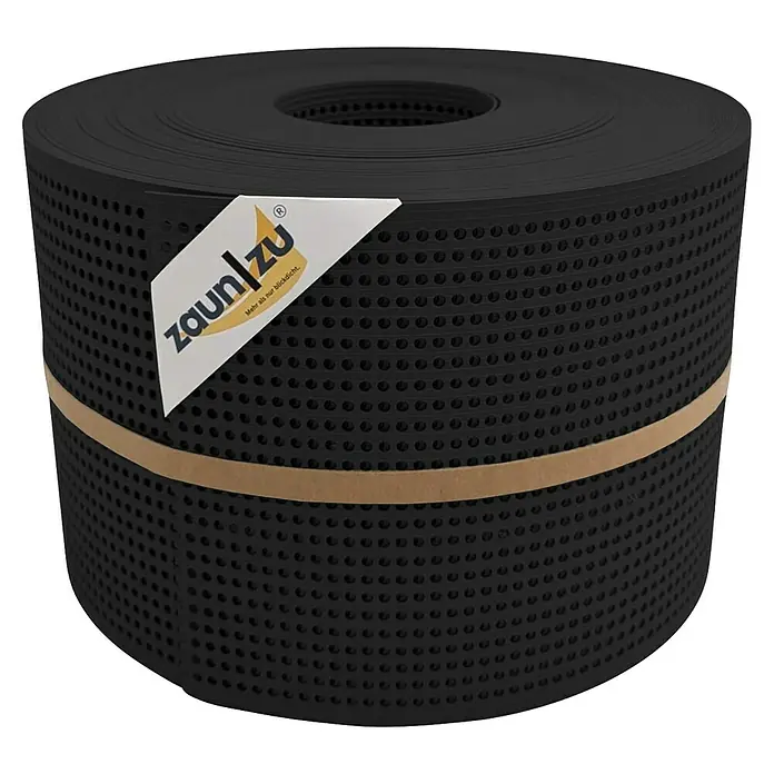 zaun|zu Sichtschutzstreifen Rille Gelocht 30% PP - 50 m x 19 cm x 0,1 cm, Tiefschwarz - Eine Rolle schwarzer Zaunfolie von ZaunZu, die als Sichtschutz dient. Das Produkt ist mit einem gelben Band und einem Logo versehen.