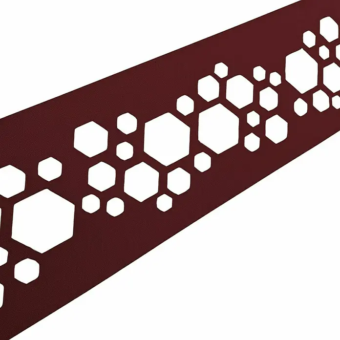zaun|zu Sichtschutzstreifen Premium Hexagon Dekor - 2,55 m x 19 cm x 0,1 cm, Bordeauxrot - Dekoratives Paneel mit sechseckigen Aussparungen in einem stilvollen Muster, ideal für moderne Raumgestaltung.