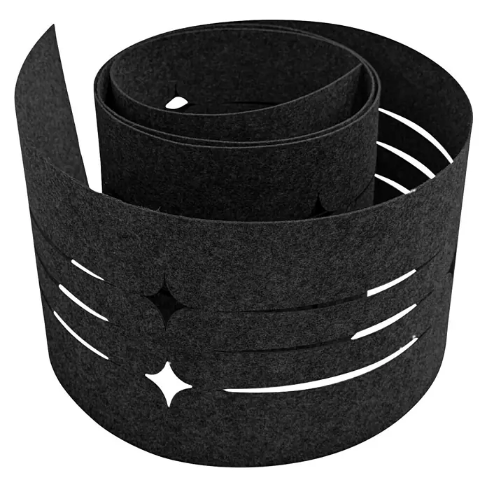 zaun|zu Sichtschutzstreifen Design Starline - 2,6 m x 19 cm x 0,2 cm, Schwarzgrau - Nahaufnahme eines aufgerollten grauen Filzbandes mit Sternaussparungen. Das Band ist sauber aufgerollt und zeigt ein dekoratives Muster.