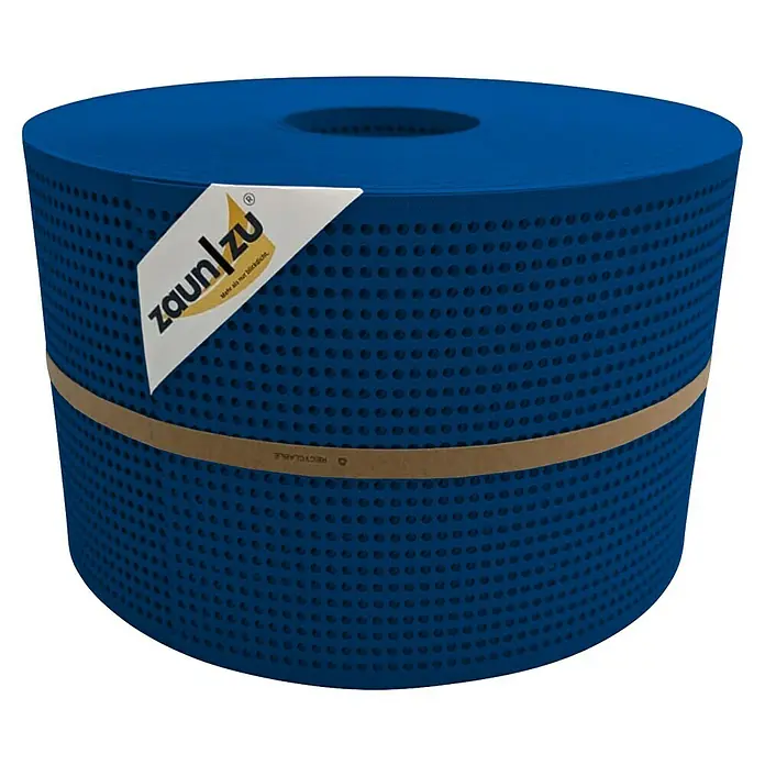 zaun|zu Sichtschutzstreifen Premium Gelocht - 50 m x 19 cm x 0,1 cm, Enzianblau - Die blaue Zaunfolie auf einer Rolle mit Löchern und Papierband ist ein nützliches Zubehör für den Gartenzaun zum Schutz der Privatsphäre.