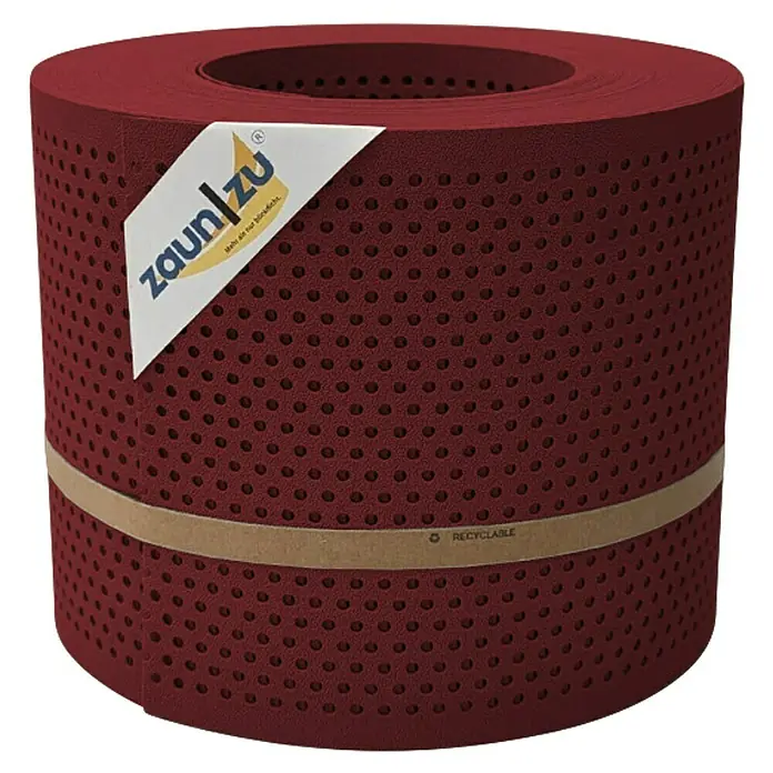 zaun|zu Sichtschutzstreifen Premium Gelocht 20% - 26 m x 19 cm x 0,1 cm, Bordeauxrot - Abdeckung für Zäune von Zaun|zu in Weinrot, um Privatsphäre und Windschutz im Außenbereich zu erhöhen. Recycelbare Verpackung.