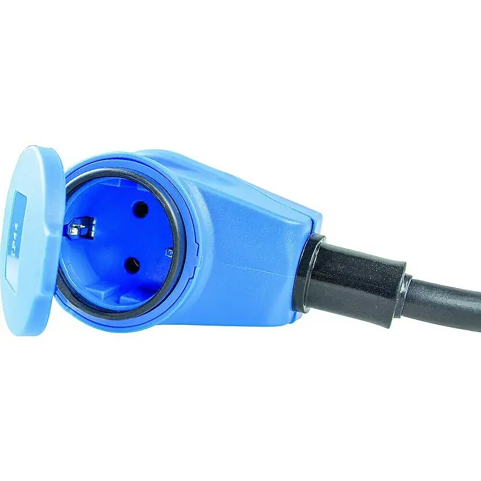 as-schwabe Verlängerungskabel H07RN-F 3G2,5 - 1,5 m, Schwarz, IP44, H07RN-F - Blaue Campingsteckdose mit geöffneter Schutzkappe und schwarzem Kabel für den Außenbereich.