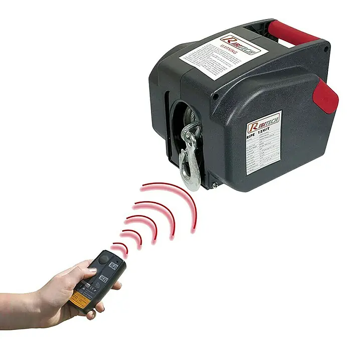 Seilwinde - Elektrisch, Zugkraft: 5.000 kg, Trommelkapazität: 9 m, Durchmesser Seil: 4,8 mm - Drahtseilwinde mit Fernbedienung. Die RIBITECH-Seilwinde ist ein vielseitiges Werkzeug für den flexiblen Einsatz mit Fernbedienung.