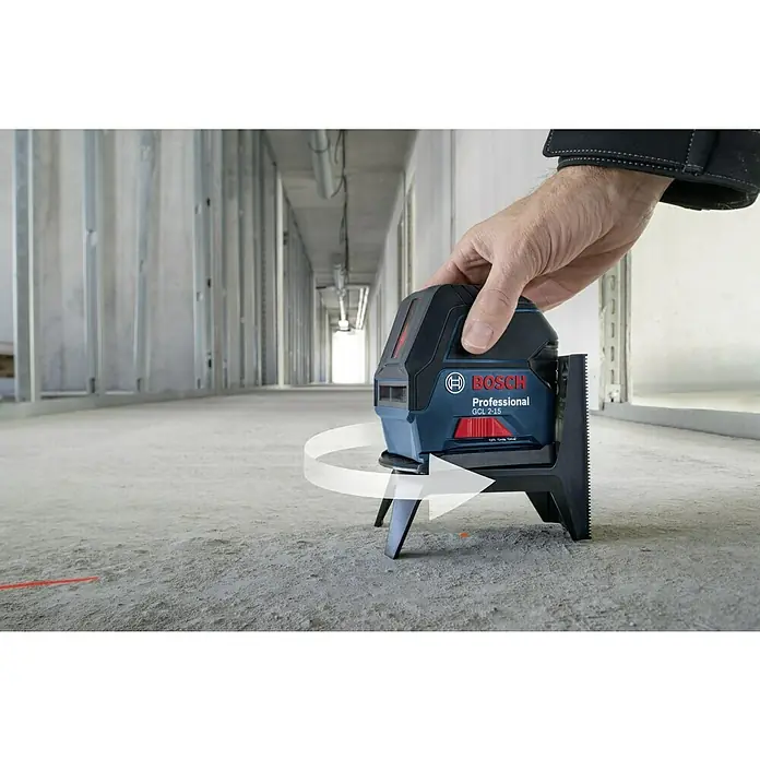 Bosch Professional Kombilaser GCL 2-15 - Arbeitsbereich: Ca. 15 m, 5 -tlg. - Nahaufnahme eines rotierenden Bosch GCL 2-15 Professional Kombilaser-Nivelliergeräts auf einer Baustelle.