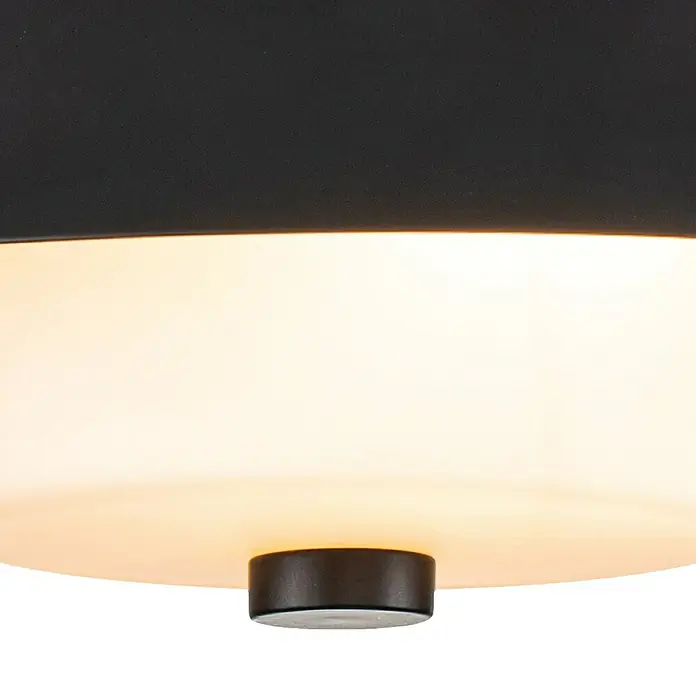 Elstead Deckenleuchte Bowtie - 40 W, L x B x H: 24,5 x 24,5 x 10,2 cm, Schwarz, E14 - Nahaufnahme einer modernen Deckenleuchte mit einem schwarzen Lampenschirm und warmem, diffusem Licht.