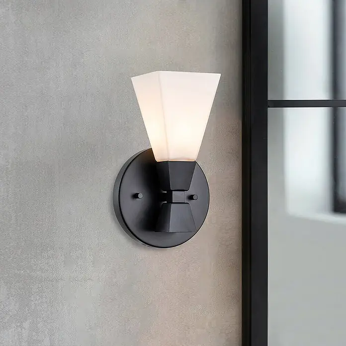 Elstead LED-Wandleuchte Bowtie - 3 W, L x B x H: 10,2 x 15,2 x 24,8 cm, Schwarz - Wandleuchte mit kegelförmigem Lampenschirm. Elegante, schwarze Wandleuchte mit mattem Lampenschirm für eine stimmungsvolle Beleuchtung.
