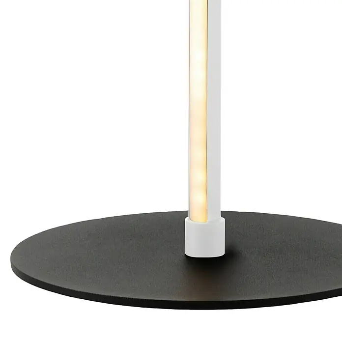 Elstead LED-Tischleuchte Flamingo - 6 W, L x B x H: 15 x 15 x 50 cm, Weiß, Warmweiß - Nahaufnahme einer stilvollen Stehleuchte mit einem schlanken, weißen Design und einem runden, dunklen Sockel.