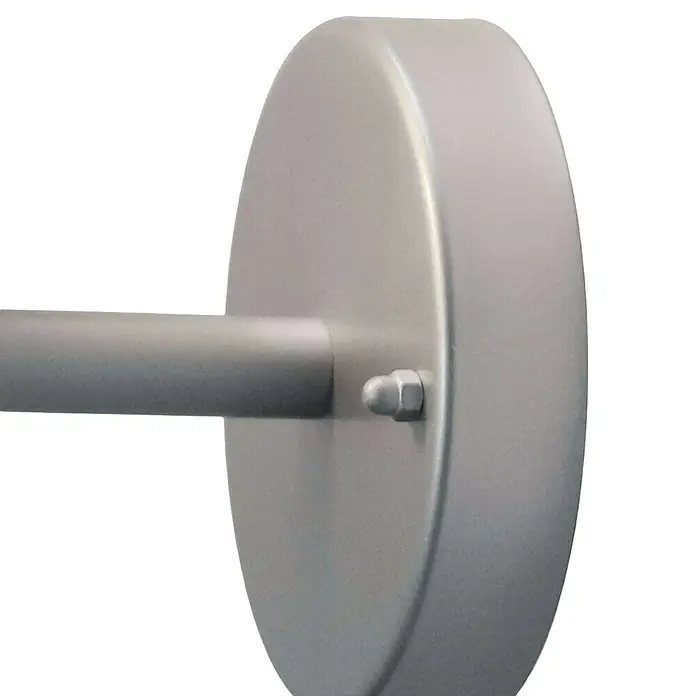 Elstead Außenwandleuchte Helsingor - 60 W, 26 x 23,6 x 23,6 cm, Silber, IP44, Ohne Bewegungsmelder - Nahaufnahme einer Wandleuchte mit einem runden Sockel und einem horizontalen Arm, ideal für eine elegante Beleuchtung.