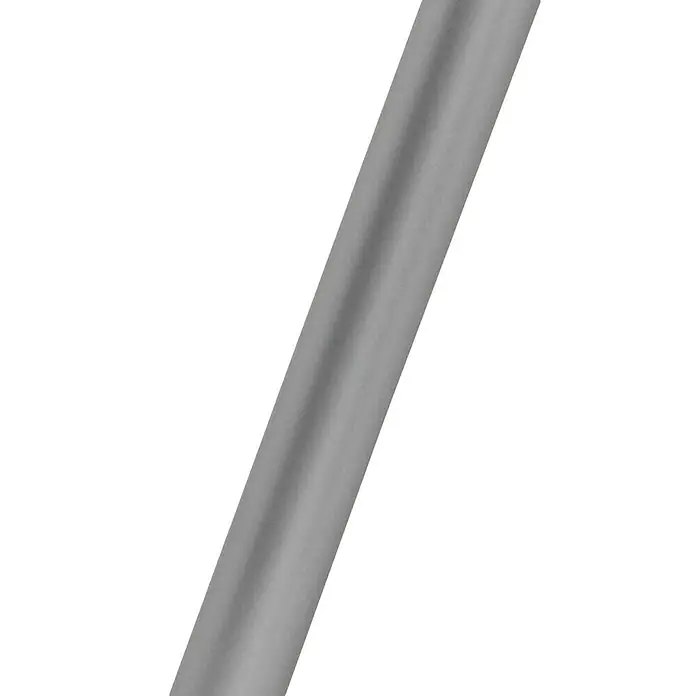 Elstead Außenstehleuchte Helsingor - 60 W, Farbe Gehäuse: Silber, Ohne Leuchtmittel - Detailaufnahme eines grauen Metallrohrs vor einem Hintergrund aus horizontalen Linien, das Design und Textur in den Fokus rückt.