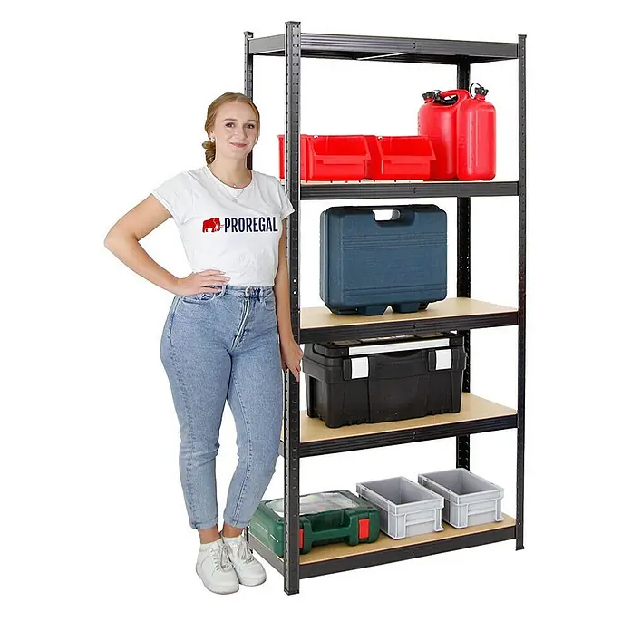 Proregal Schwerlastregal Mega Deal Kellerregal GORILLA - Traglast pro Boden: 175 kg, Anzahl Böden: 5 Stk., Stecken, Schwarz - Abgebildet ist ein Regal mit fünf Ablagen, das mit verschiedenen Aufbewahrungsboxen und Kanistern bestückt ist.