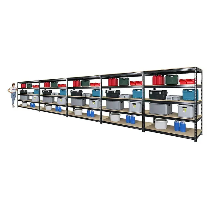 Proregal Schwerlastregal Mega Deal BISON - Traglast pro Boden: 600 kg, Anzahl Böden: 5 Stk., Stecken, Schwarz - Eine lange Reihe schwarzer Metallregale mit verschiedenen Aufbewahrungsboxen und Behältern, die eine organisierte Lagerlösung bieten.