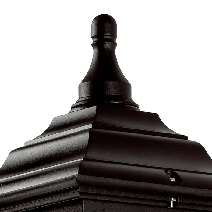 Elstead Außenwandleuchte Kerry - 60 W, 28 x 52 x 52 cm, Schwarz, IP44 - Nahaufnahme einer eleganten, bronzefarbenen Gartenlaterne mit dekorativer Spitze und akzentuierten Details für stimmungsvolle Beleuchtung.