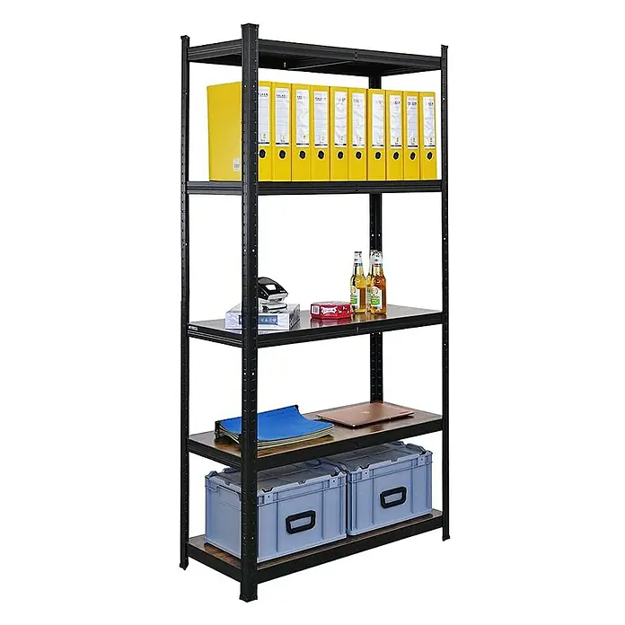 Proregal Metallregal Mega Deal All Black Series Ragnar - Traglast pro Boden: 100 kg, Anzahl Böden: 5 Stk., Stecken, Schwarz - Ein Metallregal mit fünf Ebenen, gefüllt mit Ordnern, Getränken und Aufbewahrungsboxen.