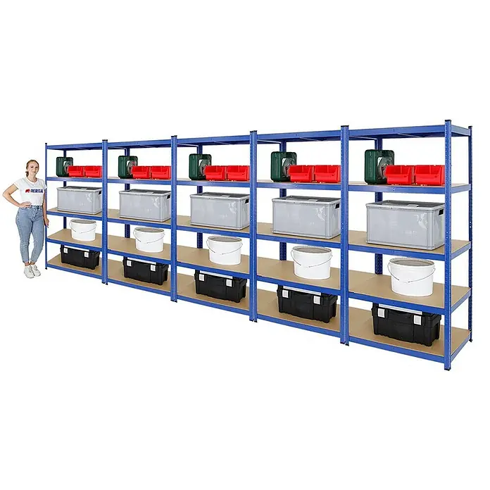 Proregal Schwerlastregal Mega Deal TAURUS 5 Stück - Traglast pro Boden: 175 kg, Anzahl Böden: 5 Stk., Stecken, Blau - Blaues Metallregal mit fünf Ebenen und verschiedenen Behältern zur Aufbewahrung verschiedener Gegenstände.