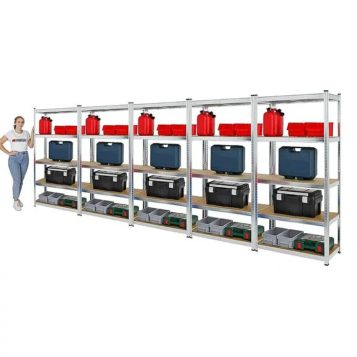 Proregal Schwerlastregal Mega Deal Ragnar - Traglast pro Boden: 175 kg, Anzahl Böden: 5 Stk., Stecken, Verzinkt - Ein Regal mit robusten Metallrahmen und Holzregalböden, gefüllt mit Behältern und Werkzeugkästen in verschiedenen Größen und Farben.