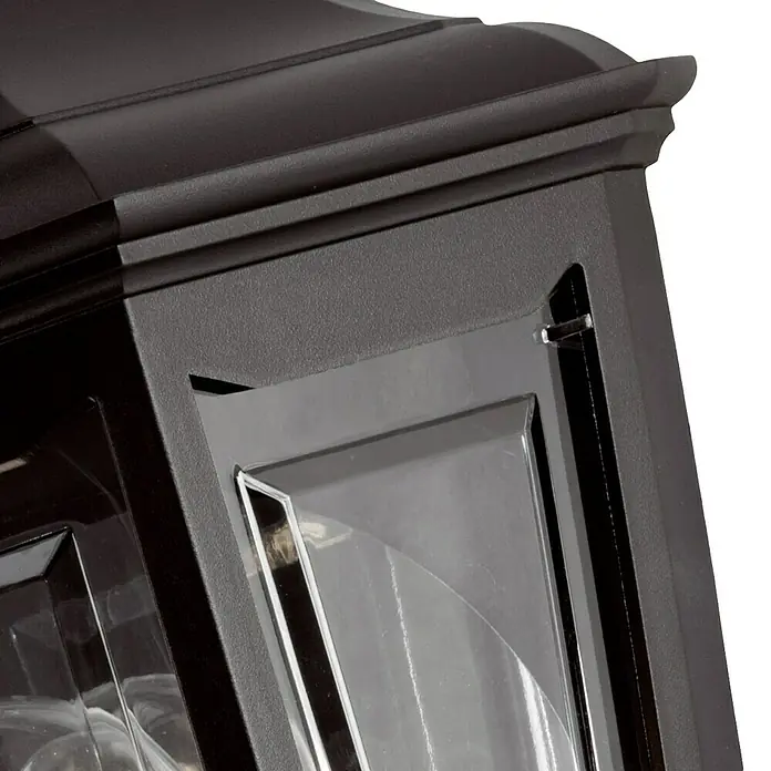 Elstead Außenwandleuchte Kinsale - 60 W, 12,7 x 44 x 44 cm, Schwarz, IP44 - Nahaufnahme eines schwarzen Ofens mit Glasdetail, das ein elegantes Design und hochwertige Verarbeitung zeigt.
