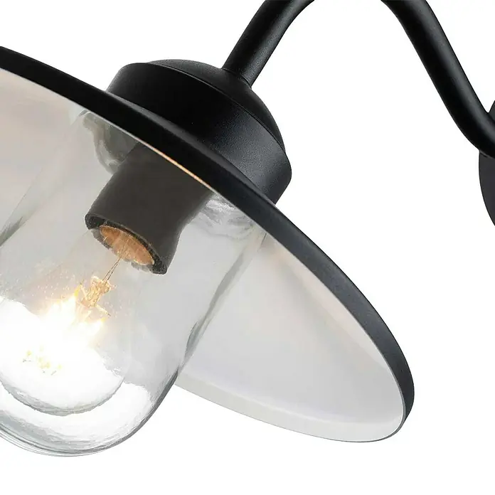 Elstead Außenwandleuchte Klampenborg - 60 W, 31,8 x 31,8 x 31,8 cm, Schwarz, IP44 - Nahaufnahme einer eleganten Außenleuchte mit klarem Glasschirm und schwarzem Metallgehäuse. Stilvolle Beleuchtung für den Außenbereich.
