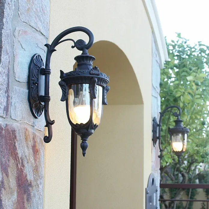 Elstead Außenwandleuchte Philadelphia - 60 W, 24 x 43 x 43 cm, Old Bronze, IP44, Down - Elegante Außenwandleuchte im klassischen Stil. Die Leuchte ist aus robustem Material gefertigt und sorgt für eine angenehme Beleuchtung im Außenbereich.