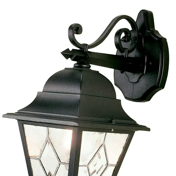 Elstead Außenwandleuchte Norfolk - 60 W, 25,5 x 45 x 45 cm, Schwarz, IP44, Down - Eine elegante schwarze Außenwandleuchte mit dekorativen Details und strukturiertem Glas für stilvolle Beleuchtung im Außenbereich.
