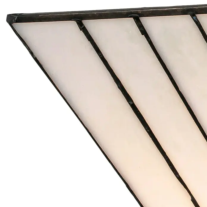 Elstead Alderley Wandleuchte Tiffany - 40 W, L x B x H: 15,2 x 30,5 x 17,3 cm, Braun, Beige, E14 - Detailaufnahme einer Tiffany-Lampe mit beigen Glaseinsätzen und dunklen Metallstreben, die ein elegantes, geometrisches Muster bilden.
