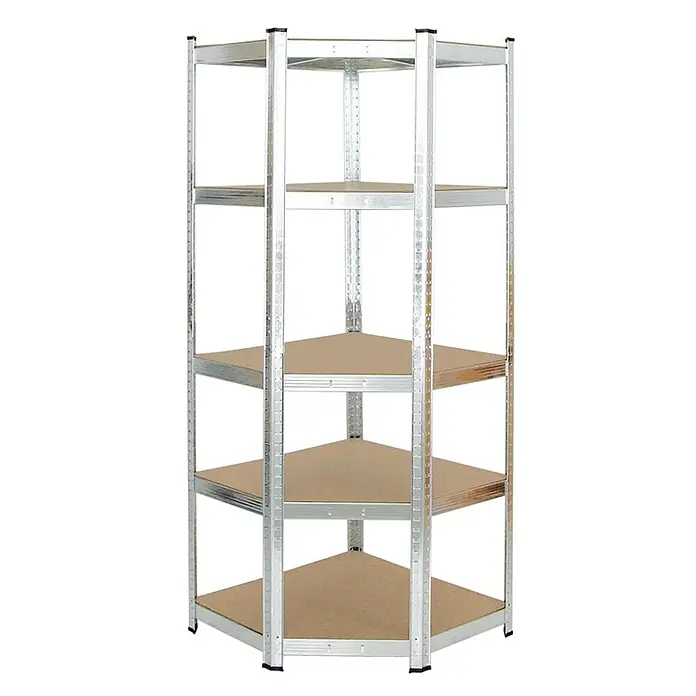 Proregal Eckregal Mega Deal Ragnar - Traglast pro Boden: 175 kg, Anzahl Böden: 5 Stk., Stecken, Verzinkt - Ein Eckregal mit fünf Holzböden und einem silbernen Metallrahmen ist auf dem Bild zu sehen. Ideal für platzsparende Ecklösungen.