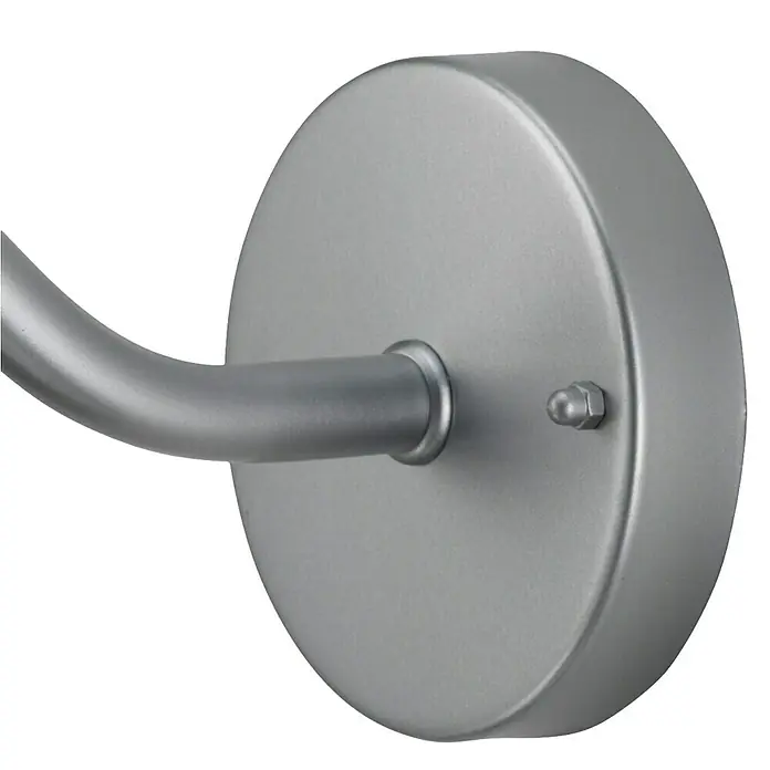 Elstead Außenwandleuchte Klampenborg - 60 W, 31,8 x 31,8 x 31,8 cm, Silber, IP44 - Nahaufnahme einer stilvollen, silberfarbenen Wandleuchte mit einem gebogenen Arm, ideal für moderne Innenräume.