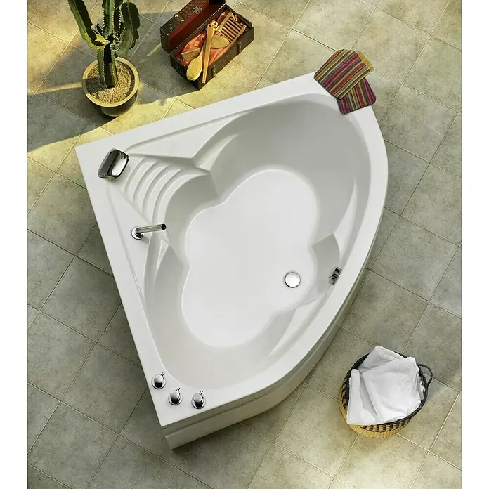 Ottofond Eckbadewanne Sydney - L x B: 140 x 140 cm, Sanitäracryl, Weiß - Eckbadewanne mit Whirlpool-Funktion, umgeben von Bad-Accessoires, die eine entspannende Badezimmeratmosphäre schaffen.