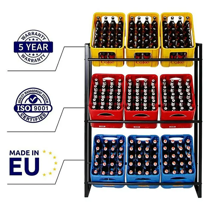 Proregal Getränkekistenregal Königssee XL - Traglast pro Boden: 100 kg, Anzahl Böden: 3 Stk., Schrauben, Schwarz - Ein Regal mit gelben, roten und blauen Kisten voller Getränkeflaschen, ausgezeichnet mit "5 Jahre Garantie" und "Made in EU".