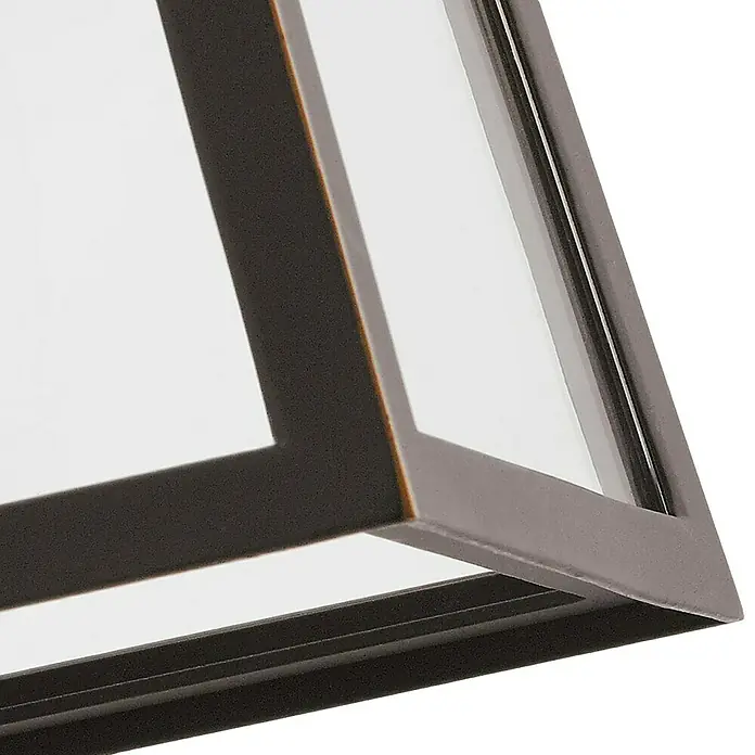 Elstead Außenwandleuchte Delison - 60 W, 20,2 x 29 x 29 cm, Schwarz, IP44 - Detailaufnahme einer modernen Deckenleuchte mit klaren Linien und einem Rahmen in dunklem Finish.