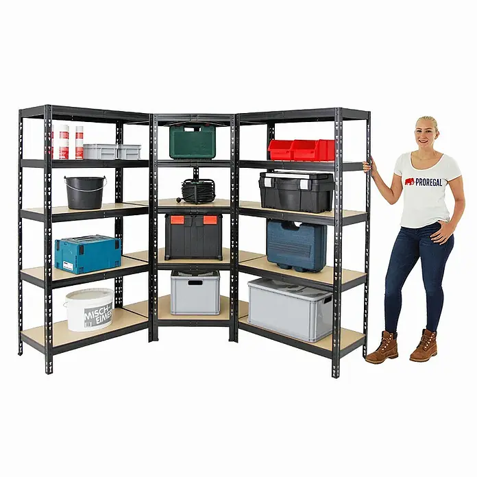 Proregal Eckregal Mega Deal + 2x Schwerlastregal Tiger - Traglast pro Boden: 175 kg, Anzahl Böden: 5 Stk., Stecken, Schwarz - Abbildung eines Eckregals mit mehreren Ablageflächen, gefüllt mit verschiedenen Boxen und Behältern.