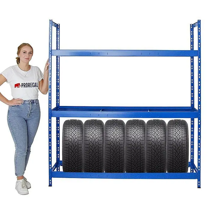 Proregal Reifenregal Mega Deal Tiger XL - Stecken, Blau - Ein blaues Reifenregal mit sechs Reifen darauf, neben einer Frau stehend. Die obere Ablage ist leer.