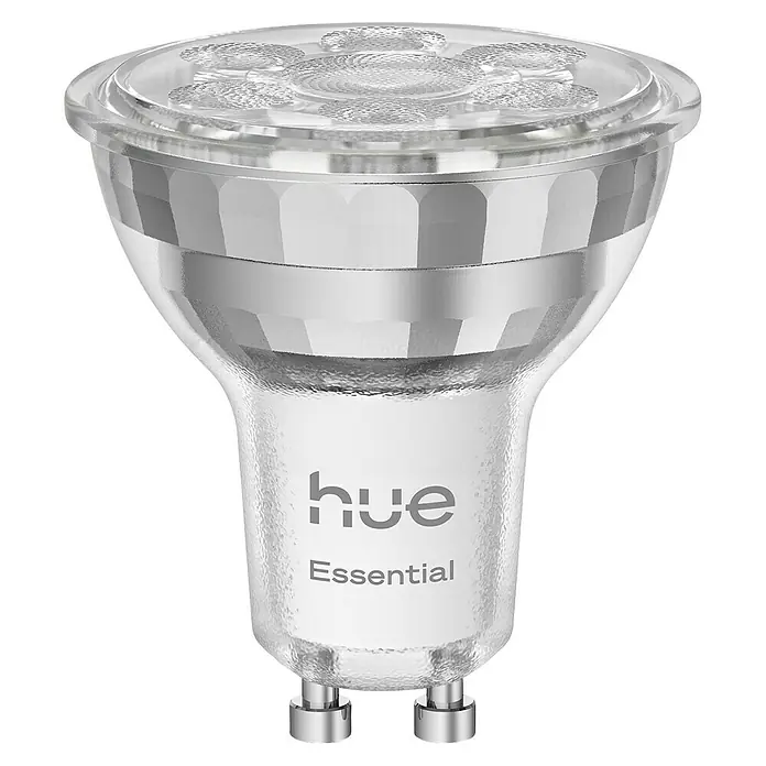 Philips Hue Smart-LED-Lampe Set Essential mit Dimmcontroller, Steuerzentrale - GU10, Dimmbar, RGBW, 345 lm, 4,7 W, 3 Stk. - Nahaufnahme einer smarten Philips Hue Essential Lampe. Die Lampe verfügt über ein klares Design und ist mit der Aufschrift "hue Essential" versehen.