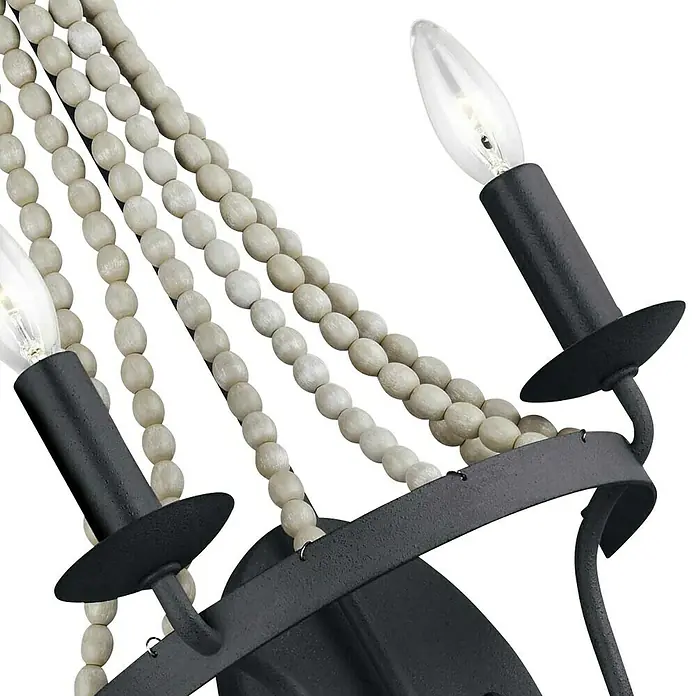 Elstead Wandleuchte Nori - 40 W, L x B x H: 14,6 x 27,9 x 49,8 cm, E14 - Nahaufnahme einer Pendelleuchte mit Holzperlenketten und schwarzen Lampenfassungen, die ein stilvolles Lichtelement zeigt.