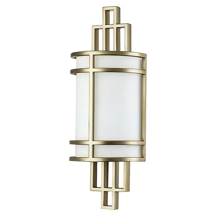 Elstead Wandleuchte Fusion - 60 W, L x B x H: 10,2 cm x 14,3 cm x 38,7 m, Messing, E27 - Nahaufnahme einer stilvollen Wandleuchte mit goldenem Rahmen und weißem Lampenschirm, die ein elegantes und modernes Design zeigt.