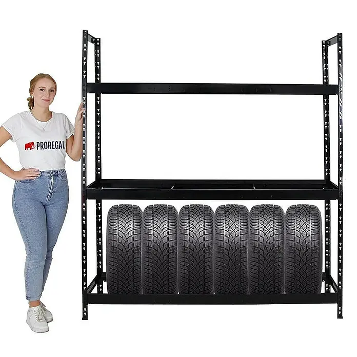 Proregal Reifenregal Mega Deal Tiger XL - Stecken, Schwarz - Schwarzes Reifenregal mit mehreren Reifen in einem Raum, das eine organisierte Aufbewahrung von Autoreifen ermöglicht.