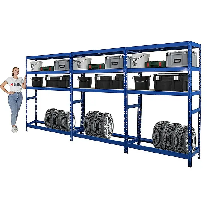 Proregal Reifenregal Mega Deal Tiger mit Fachboden - H x B x T: 180 x 120 x 40 cm, Stecken, Blau - Lagerregal mit Reifen und verschiedenen Aufbewahrungsbehältern, dargestellt mit einer Frau, um die Größe zu verdeutlichen.
