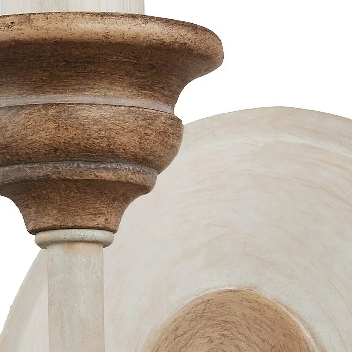 Elstead Wandleuchte Hartsville - 40 W, L x B x H: 10,2 x 11,4 x 19,4 cm, Weiß, E14 - Nahaufnahme einer verzierter Säule mit einer hellen, strukturierten Oberfläche, die einen Hauch von klassischer Eleganz vermittelt.