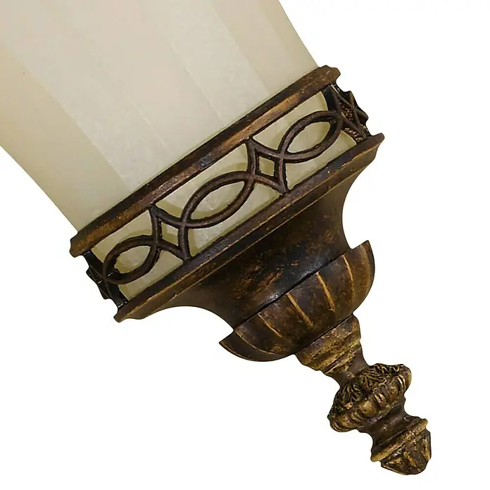 Elstead Wandleuchte Drawing - 40 W, L x B x H: 10,2 x 17,5 x 22,9 cm, Walnuss, E14 - Detailaufnahme einer eleganten Wandleuchte mit antikem Finish und dekorativem Lampenschirm.