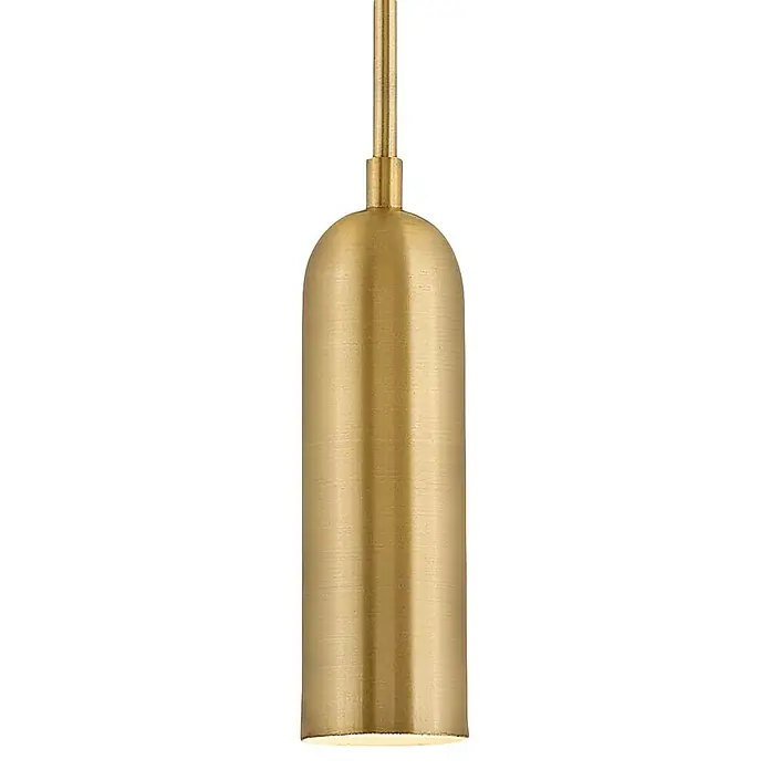 Elstead LED-Pendelleuchte Dax - 8 W, L x B x H: 12,7 x 12,7 x 20,3 cm, Messing - Nahaufnahme einer stilvollen, zylindrischen Pendelleuchte in Goldoptik, die ein warmes Licht ausstrahlt und Eleganz verströmt.