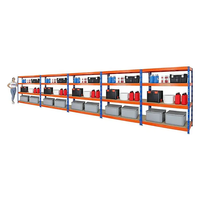 Proregal Schwerlastregal Mega Deal Profi RHINO - Traglast pro Boden: 500 kg, Anzahl Böden: 4 Stk., Stecken, Blau-Orange - Orangefarbenes Lagerregal mit blauen Pfosten und vier Ebenen. Das Regal ist mit verschiedenen Behältern und Boxen gefüllt und bietet viel Stauraum.