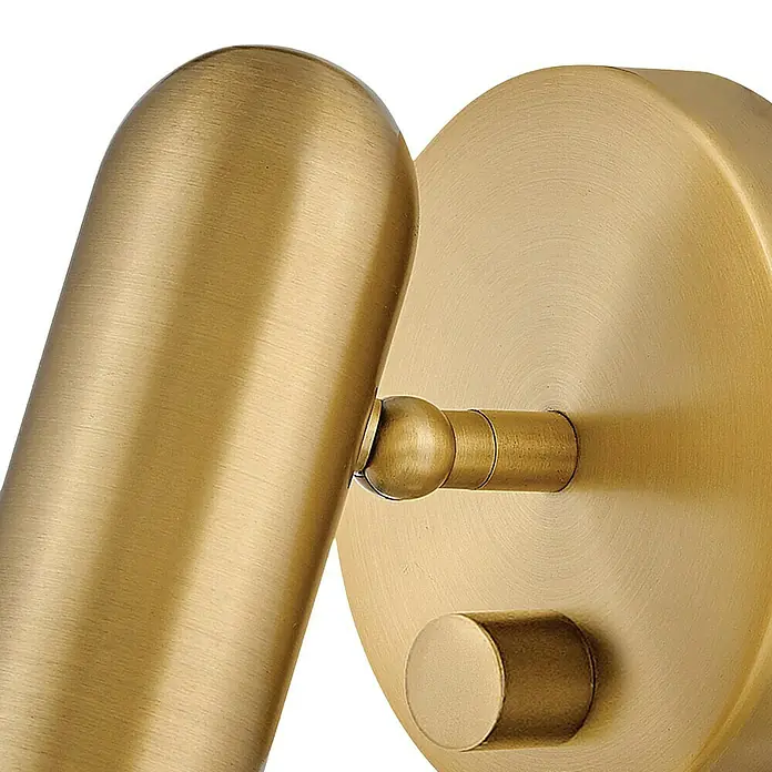 Elstead LED-Wandleuchte Dax - 8 W, L x B x H: 12,1 x 12,1 x 17,1 cm, Messing - Nahaufnahme einer modernen, goldenen Wandleuchte mit minimalistischem Design. Perfekt für stilvolle Akzentbeleuchtung im Wohnbereich.