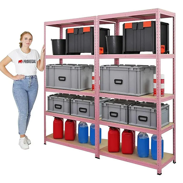 Proregal Schwerlastregal Mega Deal PINK LADY - Traglast pro Boden: 175 kg, Anzahl Böden: 5 Stk., Stecken, Rosa - Ein rosa Regalsystem mit verschiedenen Lagerbehältern, darunter Boxen, Eimer und Kanister, präsentiert eine vielseitige Aufbewahrungslösung.